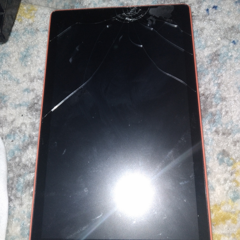 Amazon Tablet - Picture 2 of 2